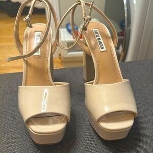 LOURDES BONE PATENT heels from Steve Madden